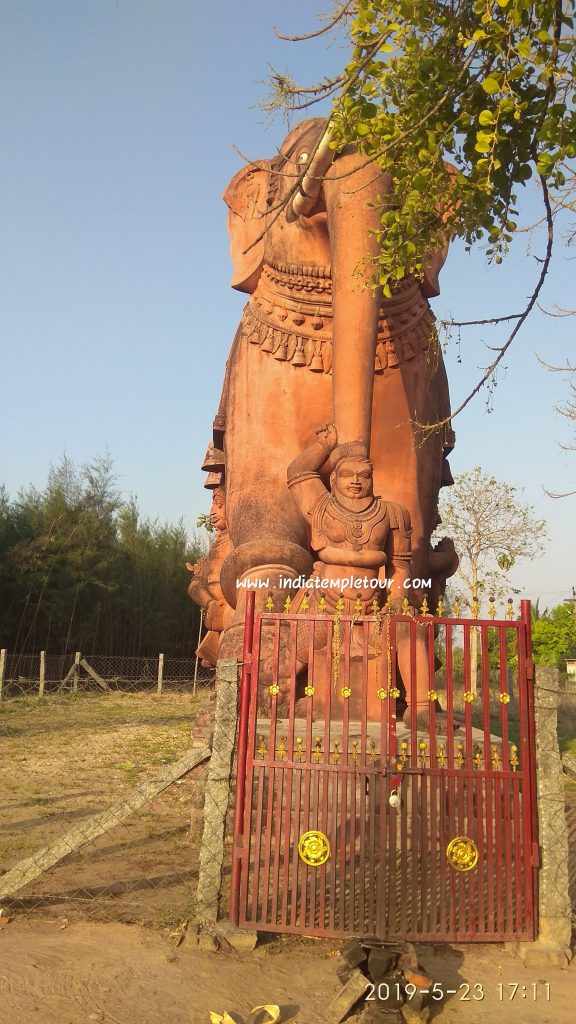 Sri Thuravu Melazhagar Temple- Salupai- Elephant Statue 