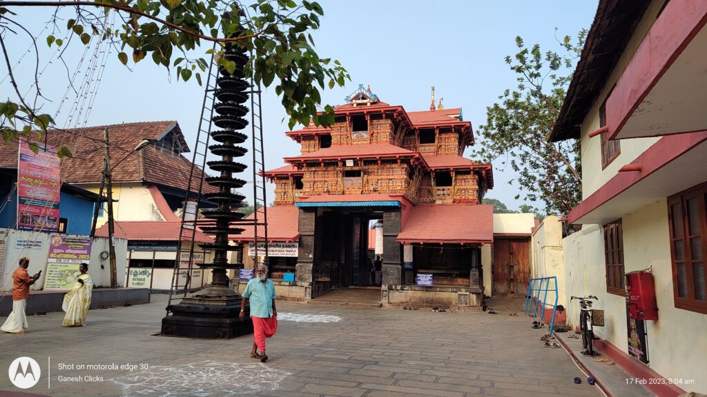 Sri  Poornathrayeesa temple – Tripunithura